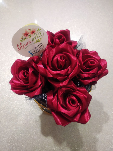 باکس گل رز زرشکی گرد روبانی